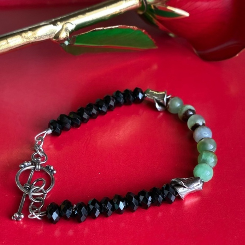 Elegant Black and Green Beaded Bracelet